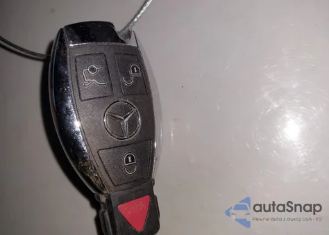 2012 Mercedes-Benz C 250 from USA, damaged, VIN WDDGJ4HB8CF839202